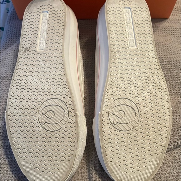 Women’s 10 Coach white with pink stripe sneakers - Picture 3 of 3